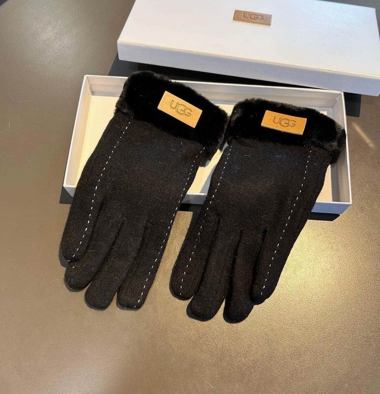 UGG Gloves 091016